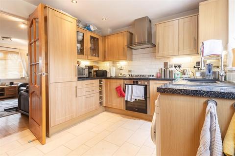 1 Orchid Close, Abridge, Romford, RM4 1DF