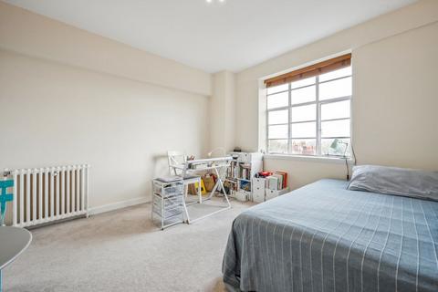 Studio for sale, Hamlet Gardens, London W6