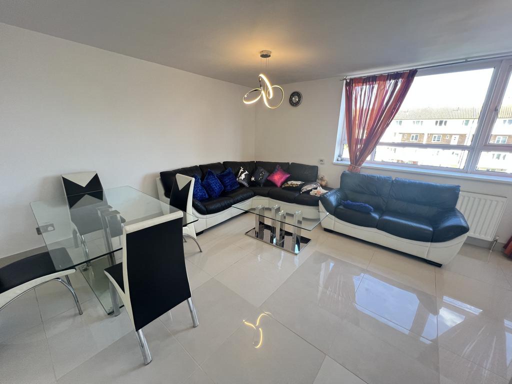 House in Feltham - View 2