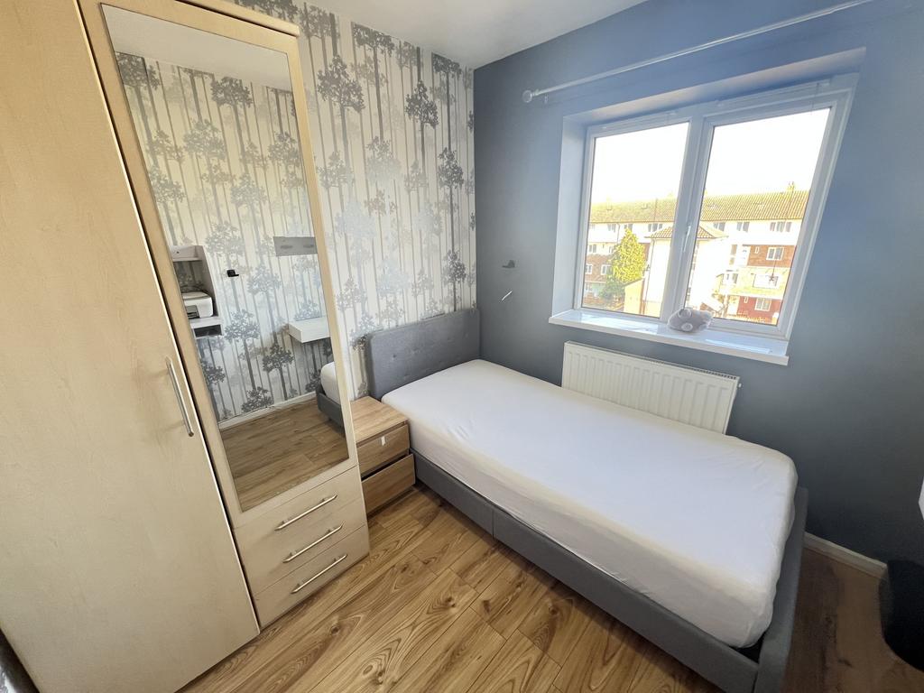 House in Feltham - View 4