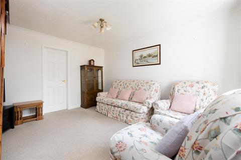 15 Bartletts Mead, Steeple Ashton, Trowbridge, BA14 6HF