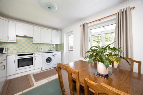 15 Bartletts Mead, Steeple Ashton, Trowbridge, BA14 6HF
