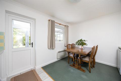 15 Bartletts Mead, Steeple Ashton, Trowbridge, BA14 6HF