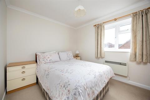 15 Bartletts Mead, Steeple Ashton, Trowbridge, BA14 6HF