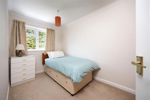 15 Bartletts Mead, Steeple Ashton, Trowbridge, BA14 6HF