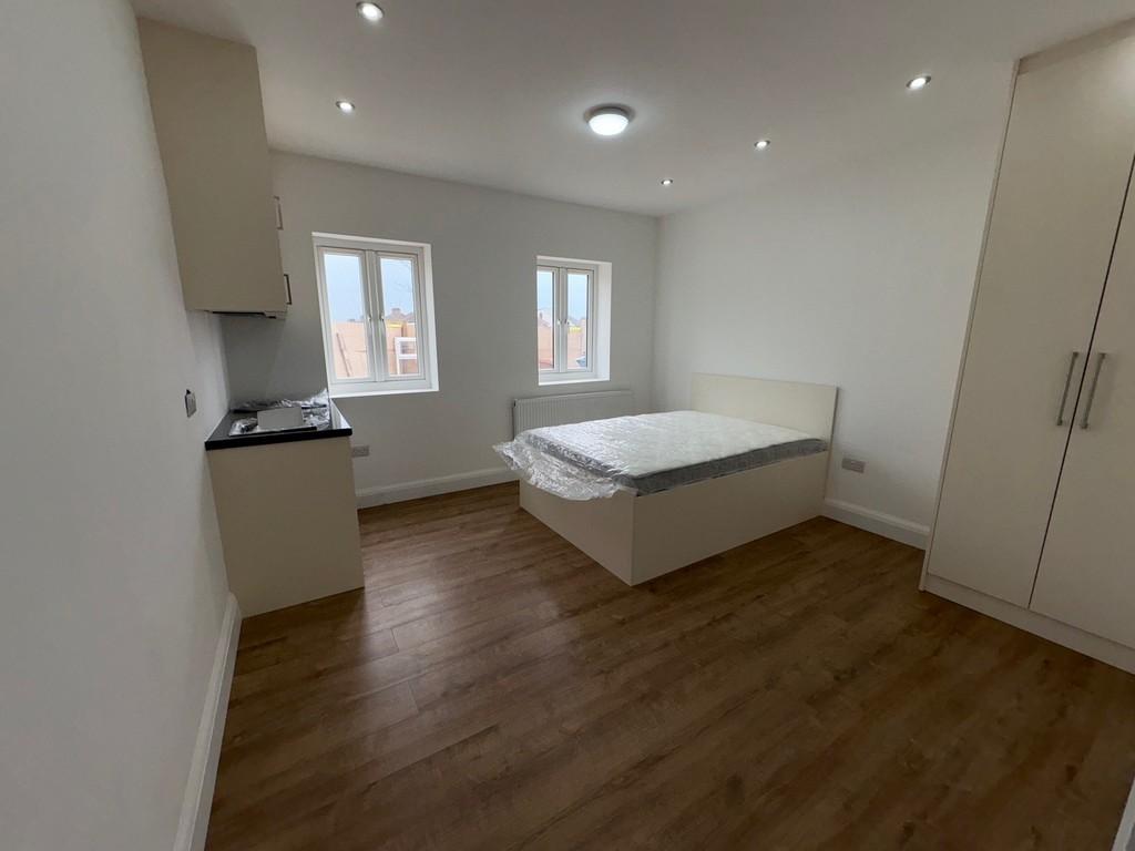 Flat1,72 Imperial Dr