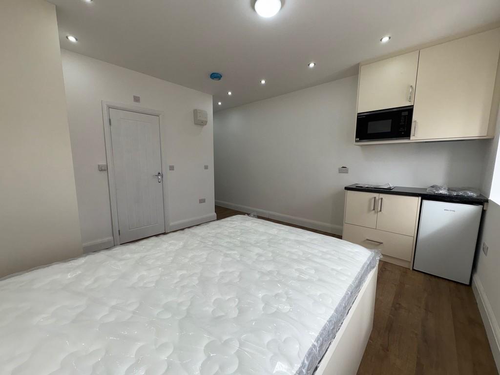Flat1,72 Imperial Dr2