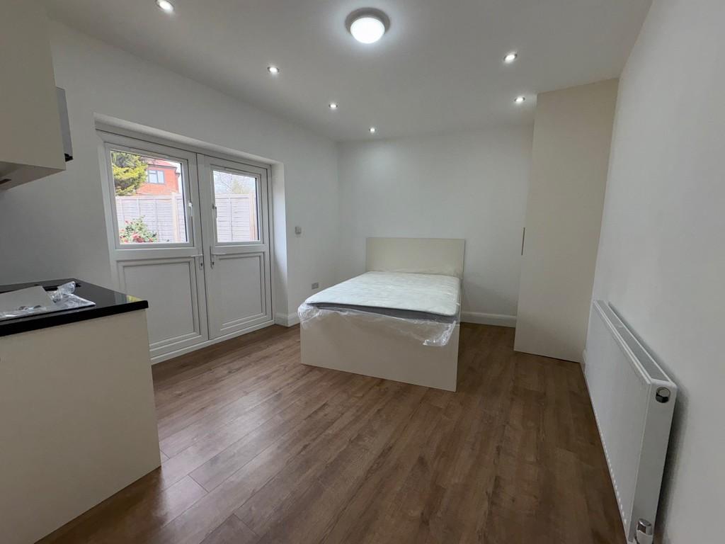 Flat2,72 Imperial Dr