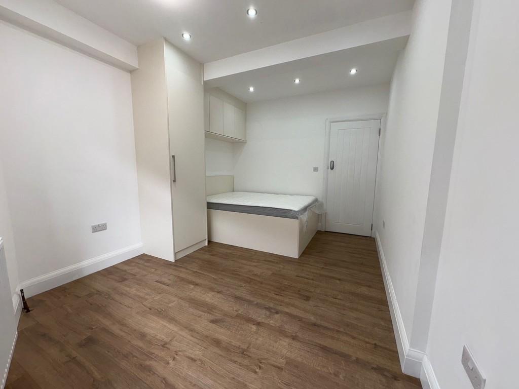Flat4,72 Imperial Dr2