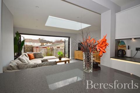 71 Laurel Crescent, Romford, RM7 0RU