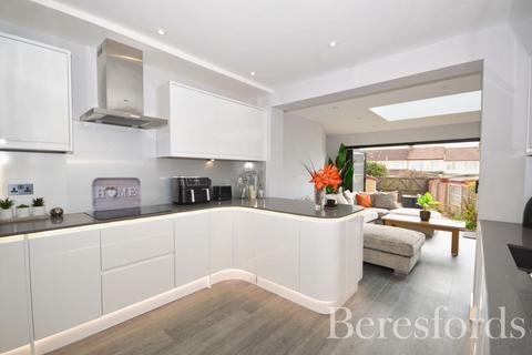 71 Laurel Crescent, Romford, RM7 0RU
