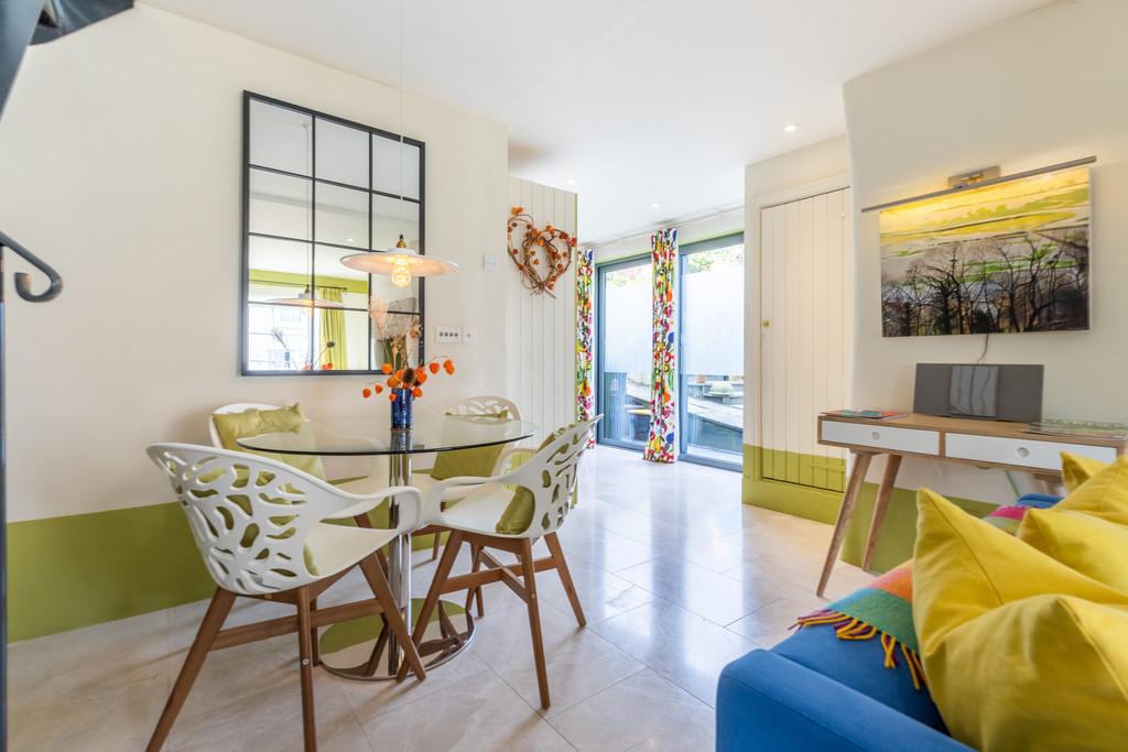 Living/Dining Area