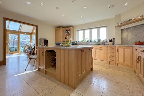4 bedroom detached house for sale, Silver Street, Sway, Lymington SO41