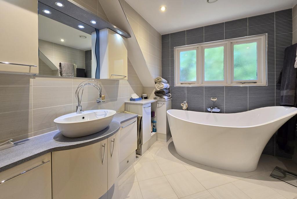 Woodlands Bathroom