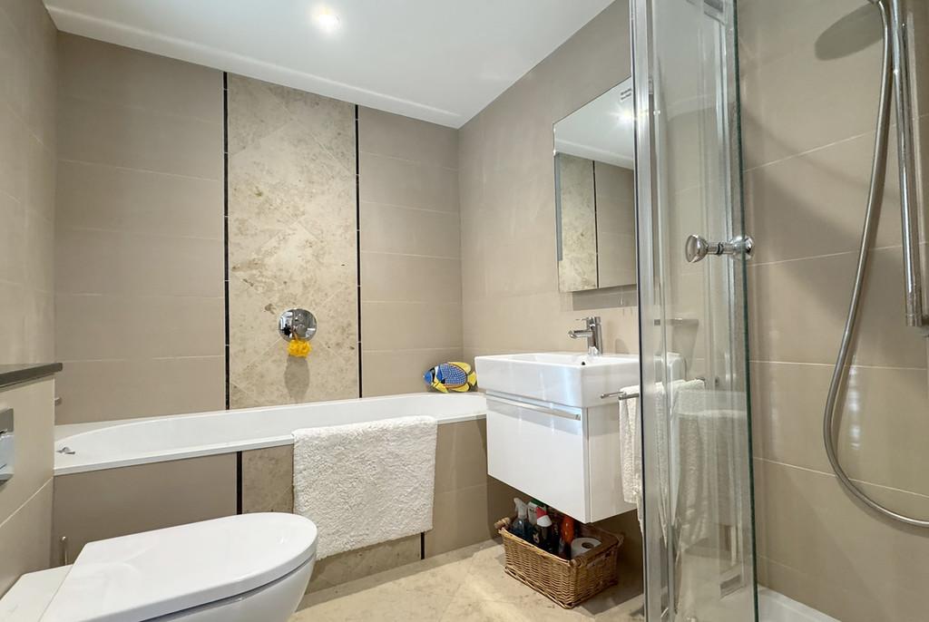 Woodlands Chalet Bathroom