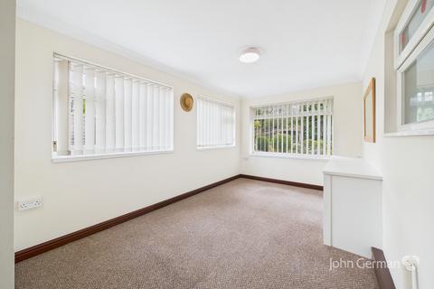 12 Barn Close, Stafford, ST17 9JH