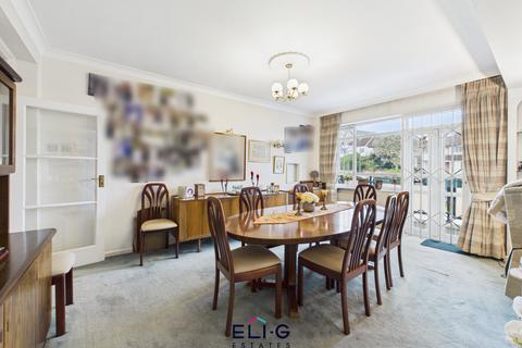 undefined, Riverside Drive, Golders Green Road, NW11