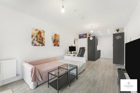 1 bedroom apartment for sale, Ironworks Way, London E13