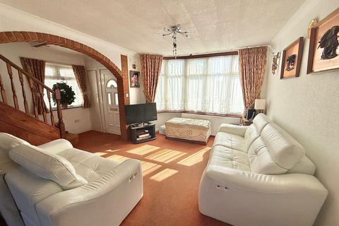 107 Elgin Avenue, Harrow, HA3 8QN