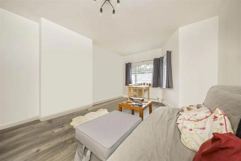 undefined, Great West Road, Hounslow
