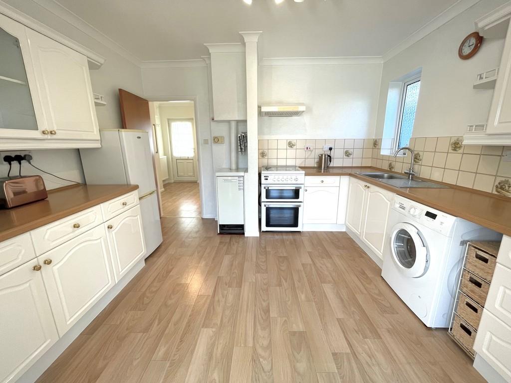 32 North Lane Kitchen 1