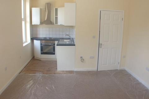 Studio to rent, Upton Road, Watford