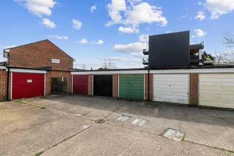 14 Saracen Close, Croydon, CR0 2HD
