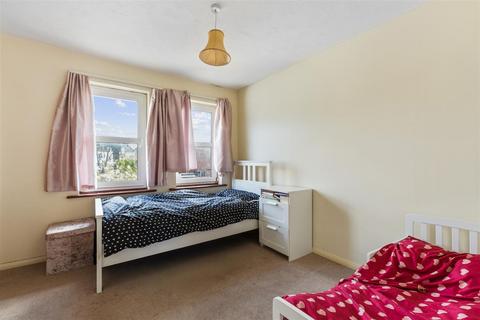 14 Saracen Close, Croydon, CR0 2HD