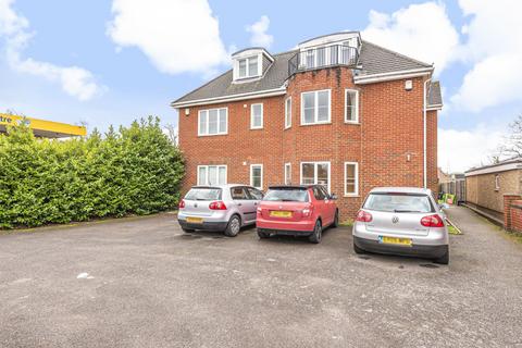 2 bedroom ground floor flat to rent, Reading Road, Winnersh