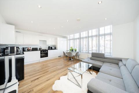 2 bedroom flat for sale, Colney Hatch Lane, London N10