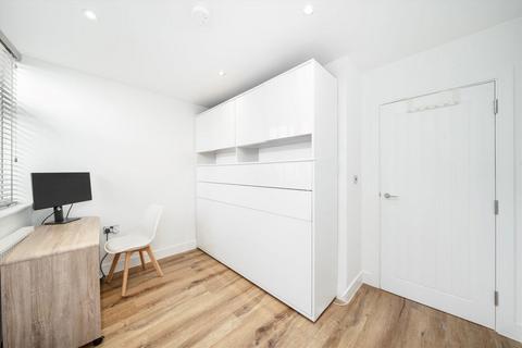 2 bedroom flat for sale, Colney Hatch Lane, London N10