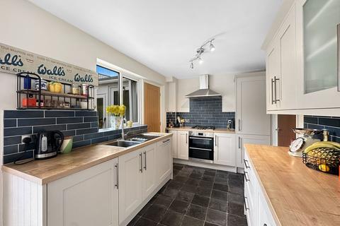 16 Halwyn Place, Truro, TR1 2LA