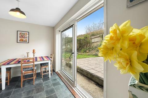 16 Halwyn Place, Truro, TR1 2LA