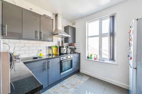 1 bedroom flat to rent, Bolton Crescent, Oval, London, SE5