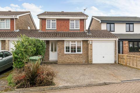 4 Greenacres Close, Orpington, BR6 7TS