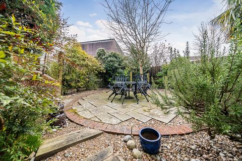 4 Greenacres Close, Orpington, BR6 7TS