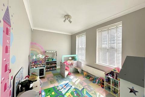 39 Samwell Way, Northampton, NN4 9QJ