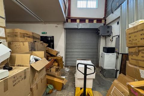 Warehouse to rent, Sapcote Trading Centre, London, NW10