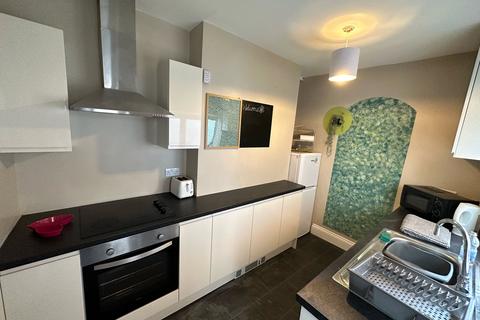 4 bedroom terraced house to rent, St. Mark Street, Gloucester GL1