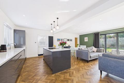 4 bedroom detached house for sale, Manor Road, Swanland