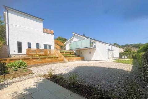 Merryfold Cliff Road, Hythe, CT21 5XJ