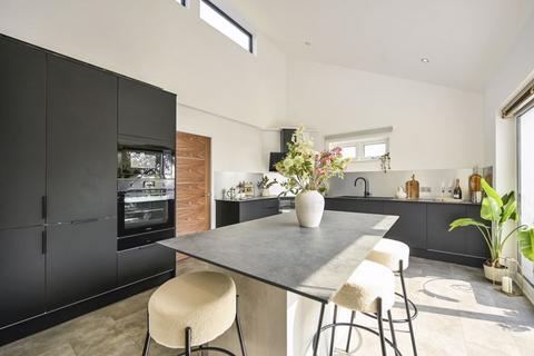 Merryfold Cliff Road, Hythe, CT21 5XJ