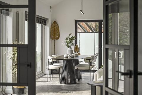 Merryfold Cliff Road, Hythe, CT21 5XJ