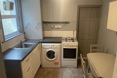 5 bedroom property to rent, Southall UB2