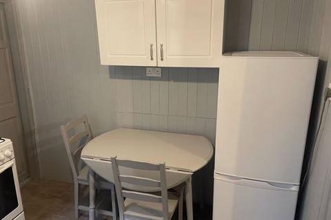 5 bedroom property to rent, Southall UB2