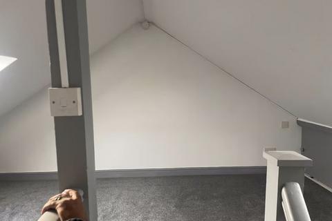5 bedroom property to rent, Southall UB2