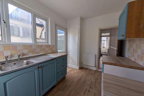 2 bedroom terraced house to rent, Talbot Road, Southsea
