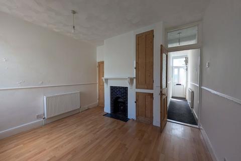 2 bedroom terraced house to rent, Talbot Road, Southsea