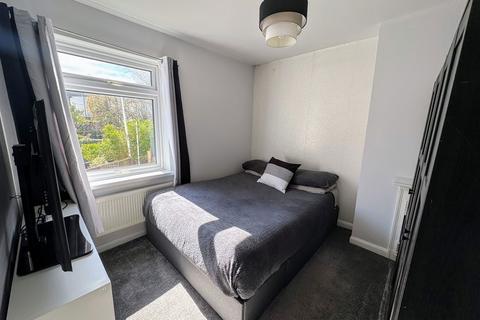 21 Hawthorn Road, Rochester, ME2 2HW