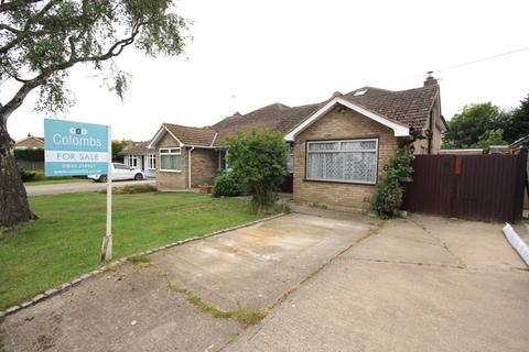 4 bedroom semi-detached bungalow for sale, Oakley